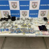 Blitz Contra o Tráfico: Dois Homens Detidos em Volta Redonda com Grande Quantidade de Drogas