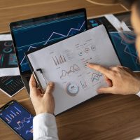 A importância da análise financeira contínua: o olhar que salva negócios